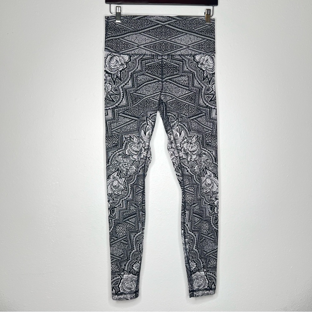 Lululemon Nulux Black White Geometric Floral Patterned Leggings Women’s 12